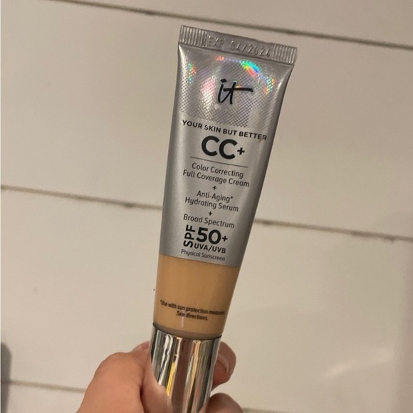 it cosmetics Other - IT Cosmetics CC+ medium tan